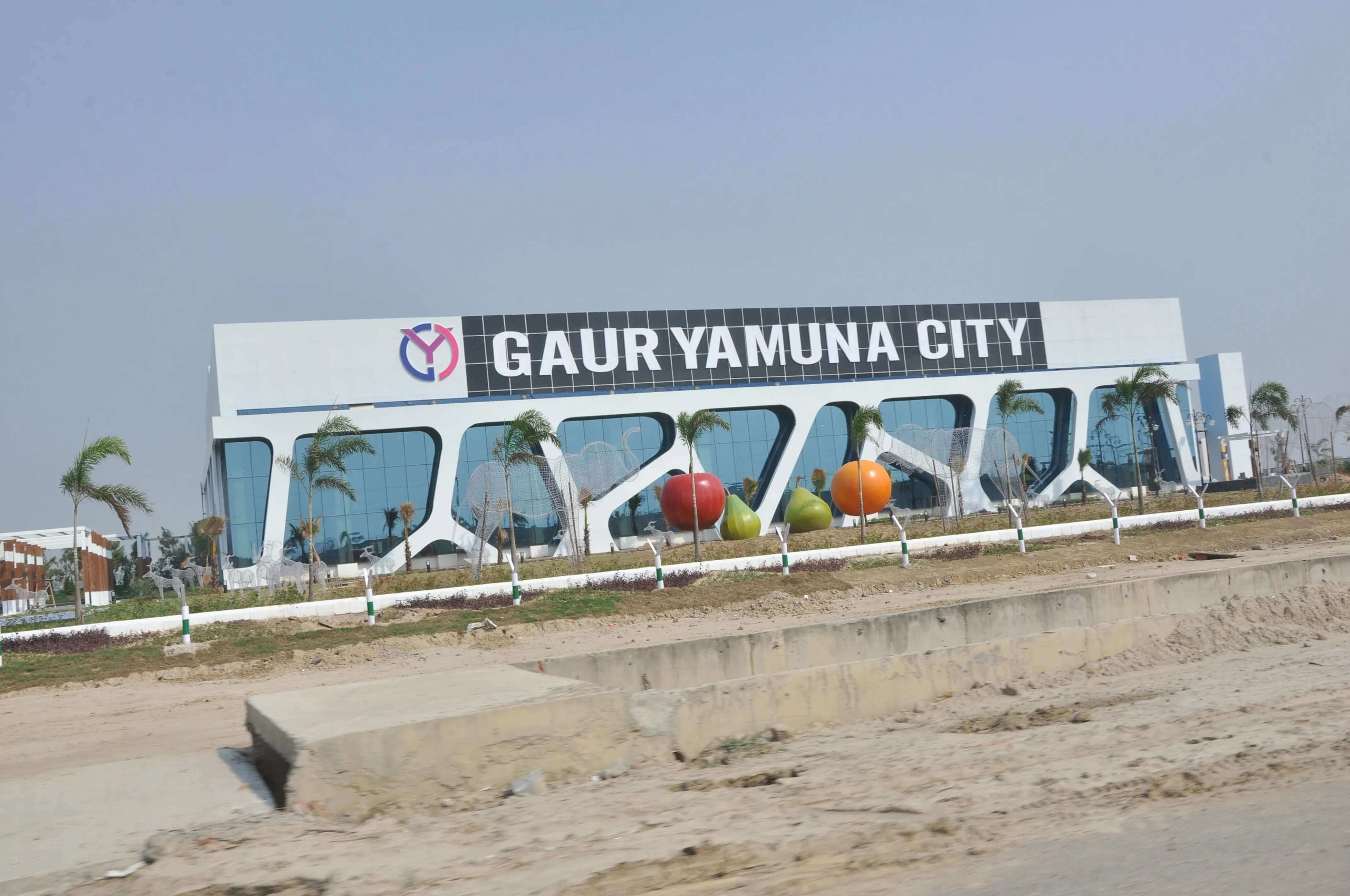 gaur Yamuna city plot